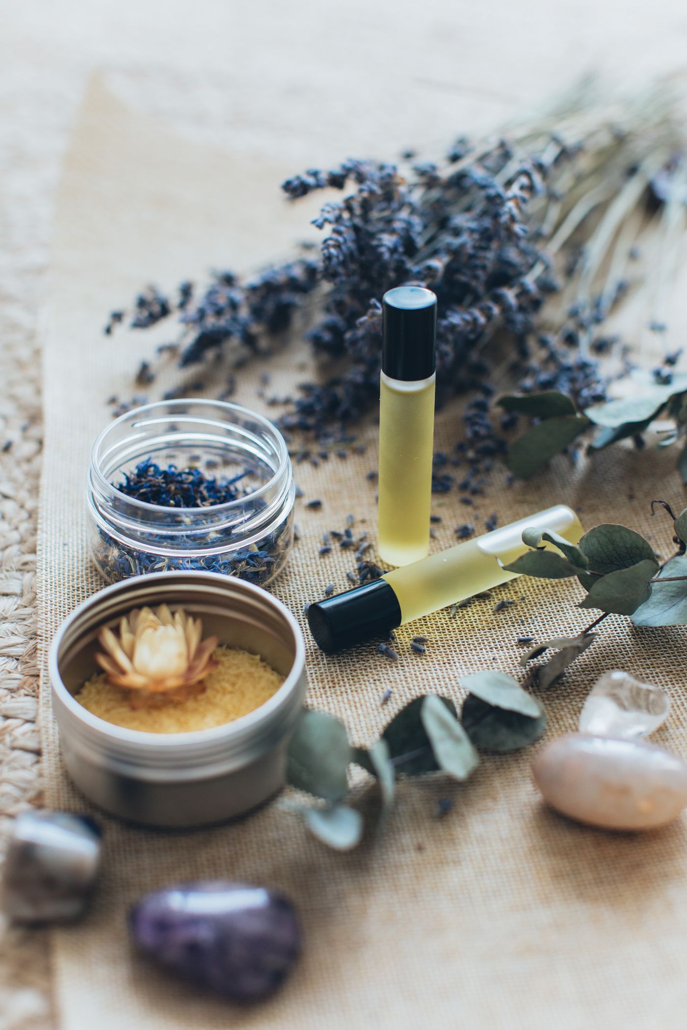 Aromatik yağlar ve spa ritüeli hazırlığı